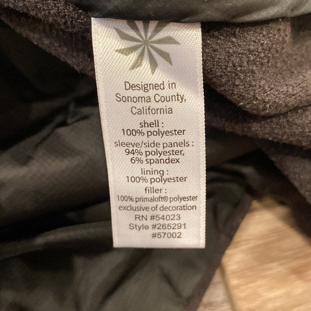 ATHLETA Flashpack Embroidered Black Purple Puff Vest M - Picture 10 of 11
